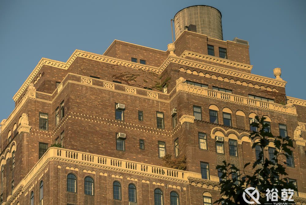 大型商場建筑主要包含哪些重點用能設備？