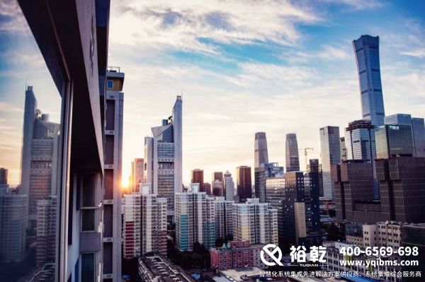 能耗監(jiān)測系統(tǒng)，數(shù)據(jù)分析，報告生成，多平臺支持